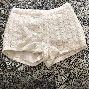 White forever 21 shorts